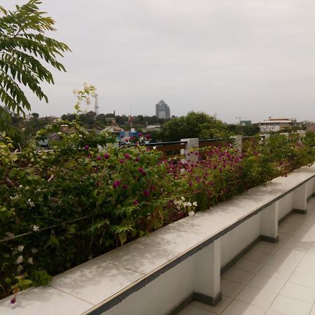 Queens Park Apartments Коломбо Экстерьер фото