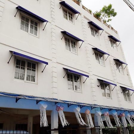 Queens Park Apartments Коломбо Экстерьер фото