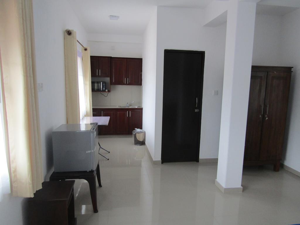 Queens Park Apartments Коломбо Экстерьер фото