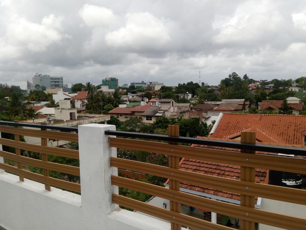 Queens Park Apartments Коломбо Экстерьер фото