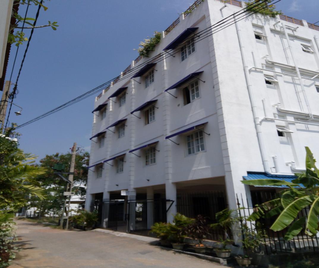 Queens Park Apartments Коломбо Экстерьер фото
