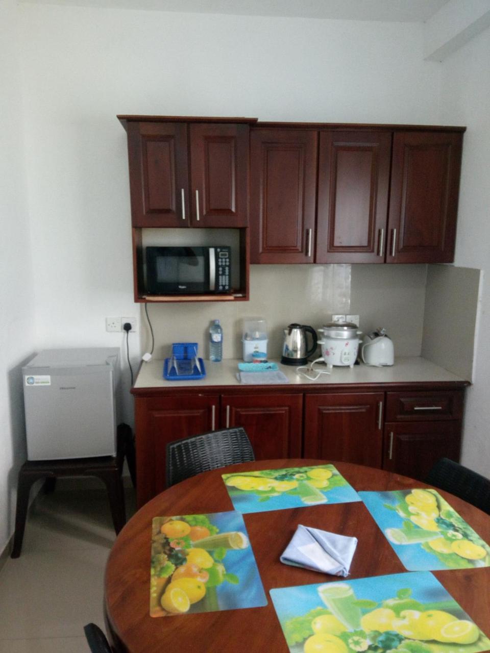 Queens Park Apartments Коломбо Экстерьер фото