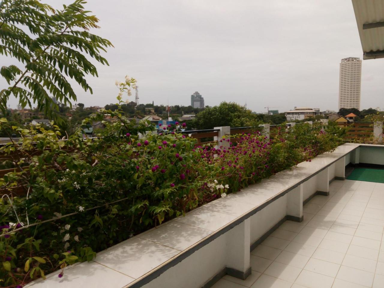 Queens Park Apartments Коломбо Экстерьер фото